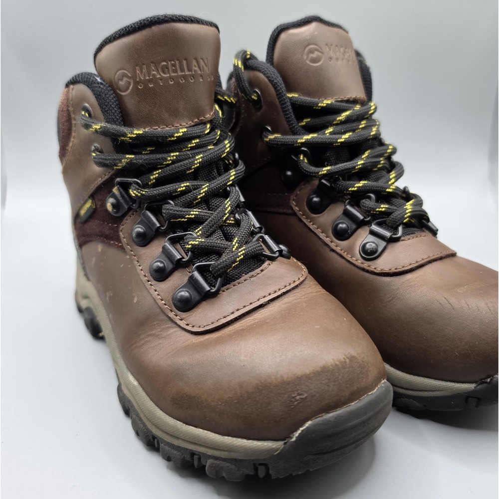 Magellan Outdoors Boys Hiking Boots Size 7D Brown Black Leather Lace Up